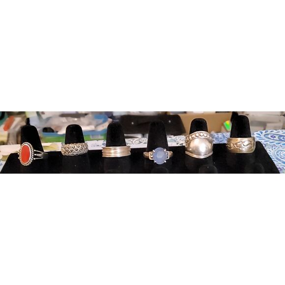 Gorgeous Lot of (20) Vintage Sterling Silver Band & Gemstone Rings - Picture 2 of 4